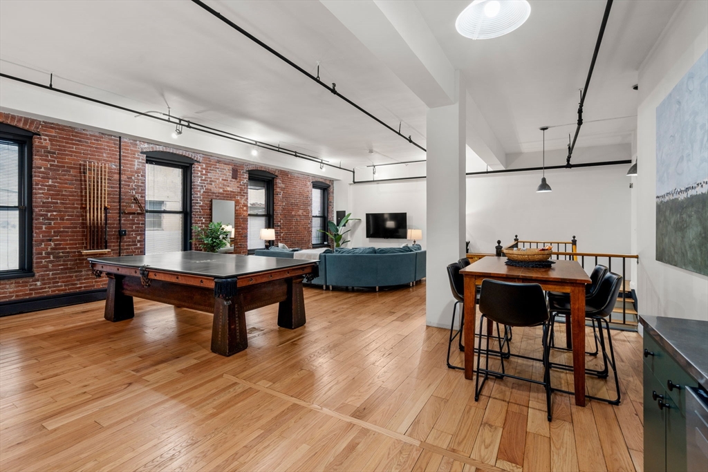 19 Stanhope Street # 1C