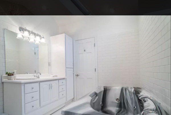 306 Hurley St # 2
