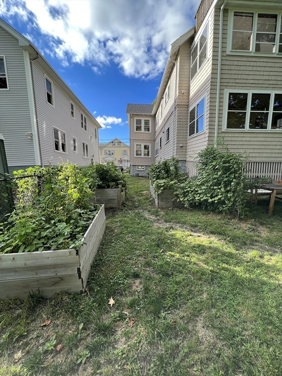 102-104 Varnum St # 1
