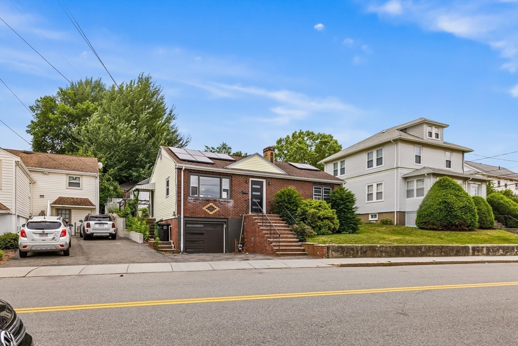 218 Warren