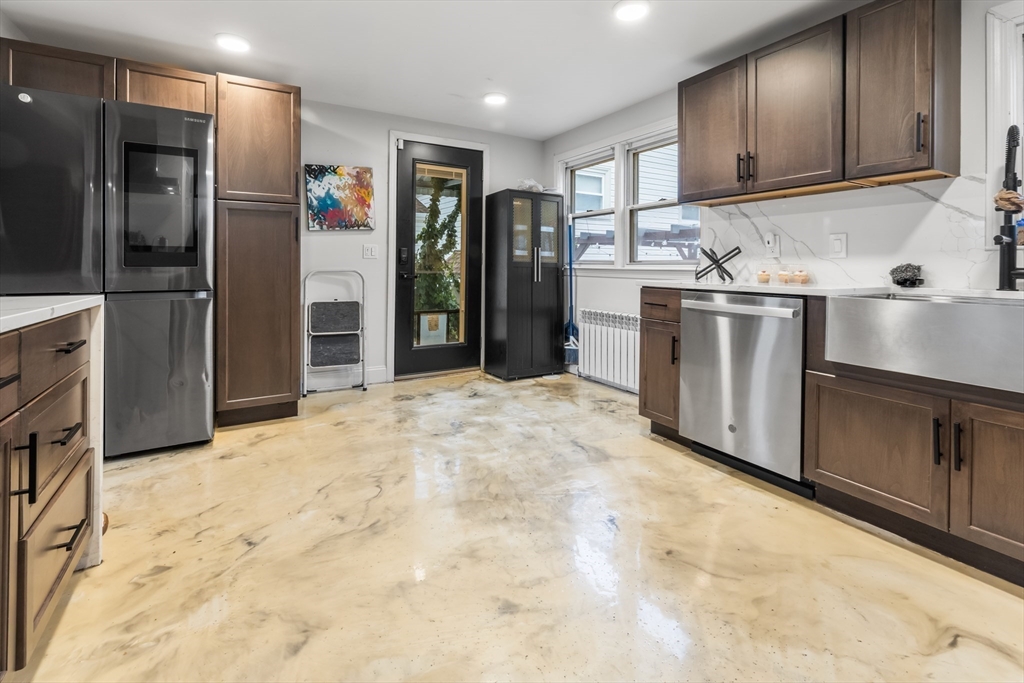 218 Warren