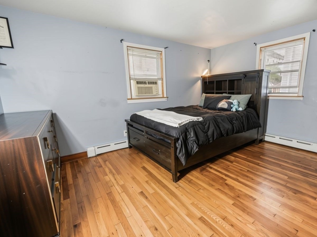 218 Warren
