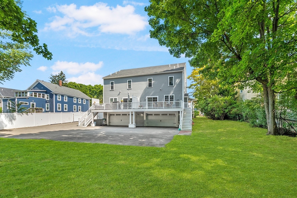 121 Salem St