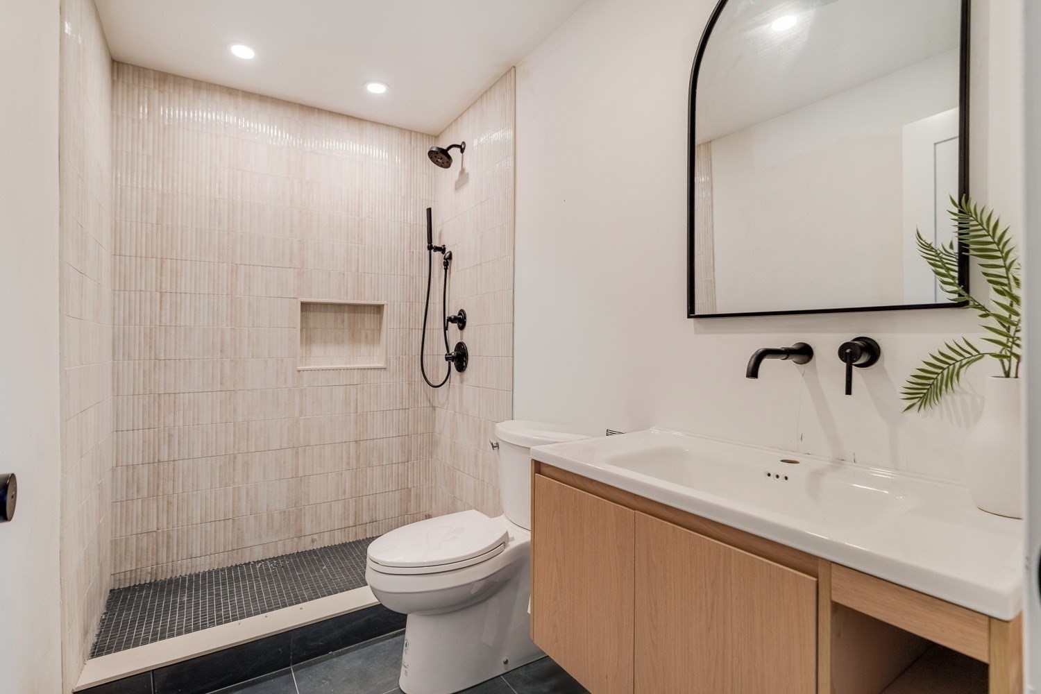 11 Lothrop St # 11