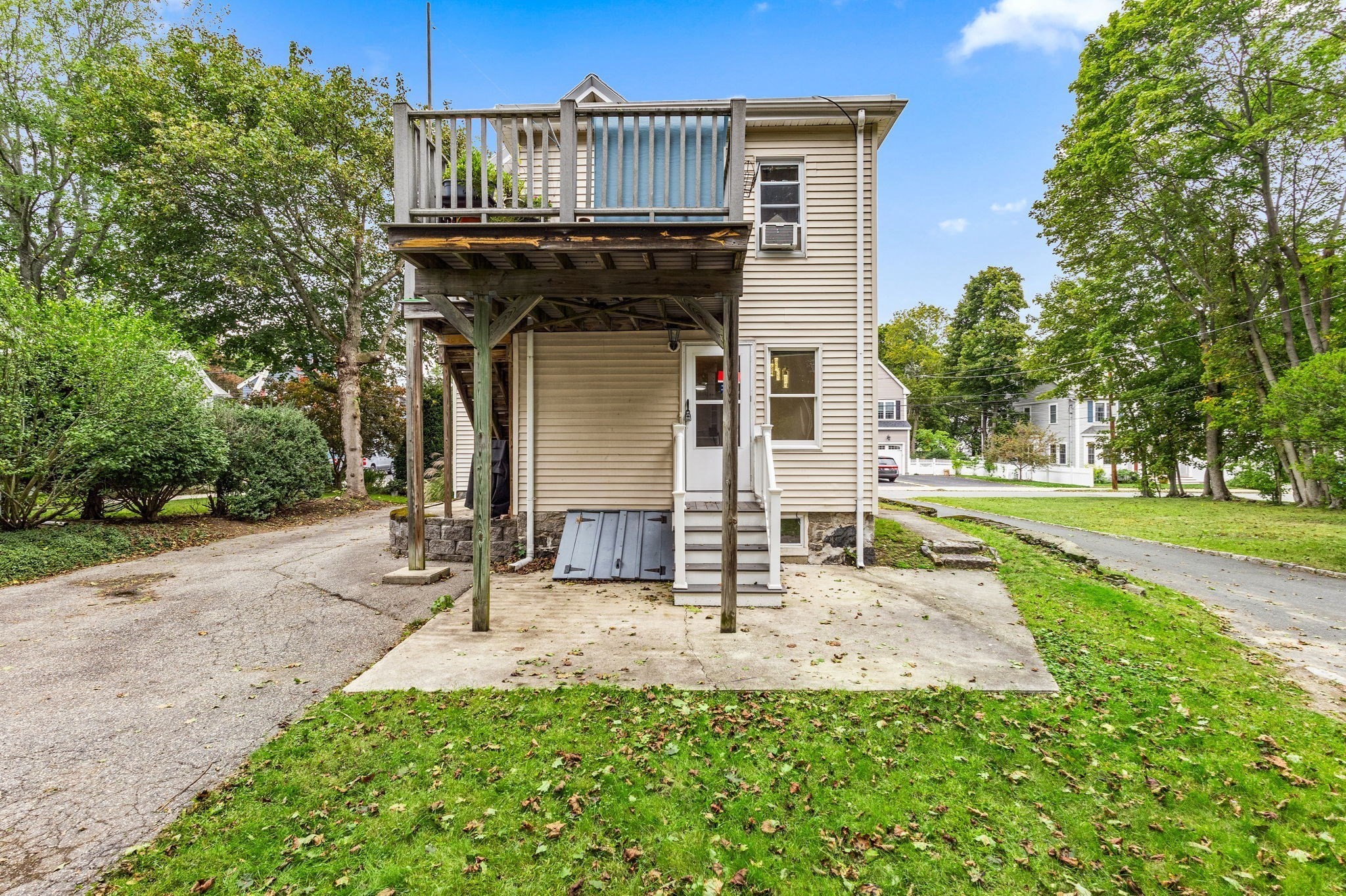 22 Salem St. # 1