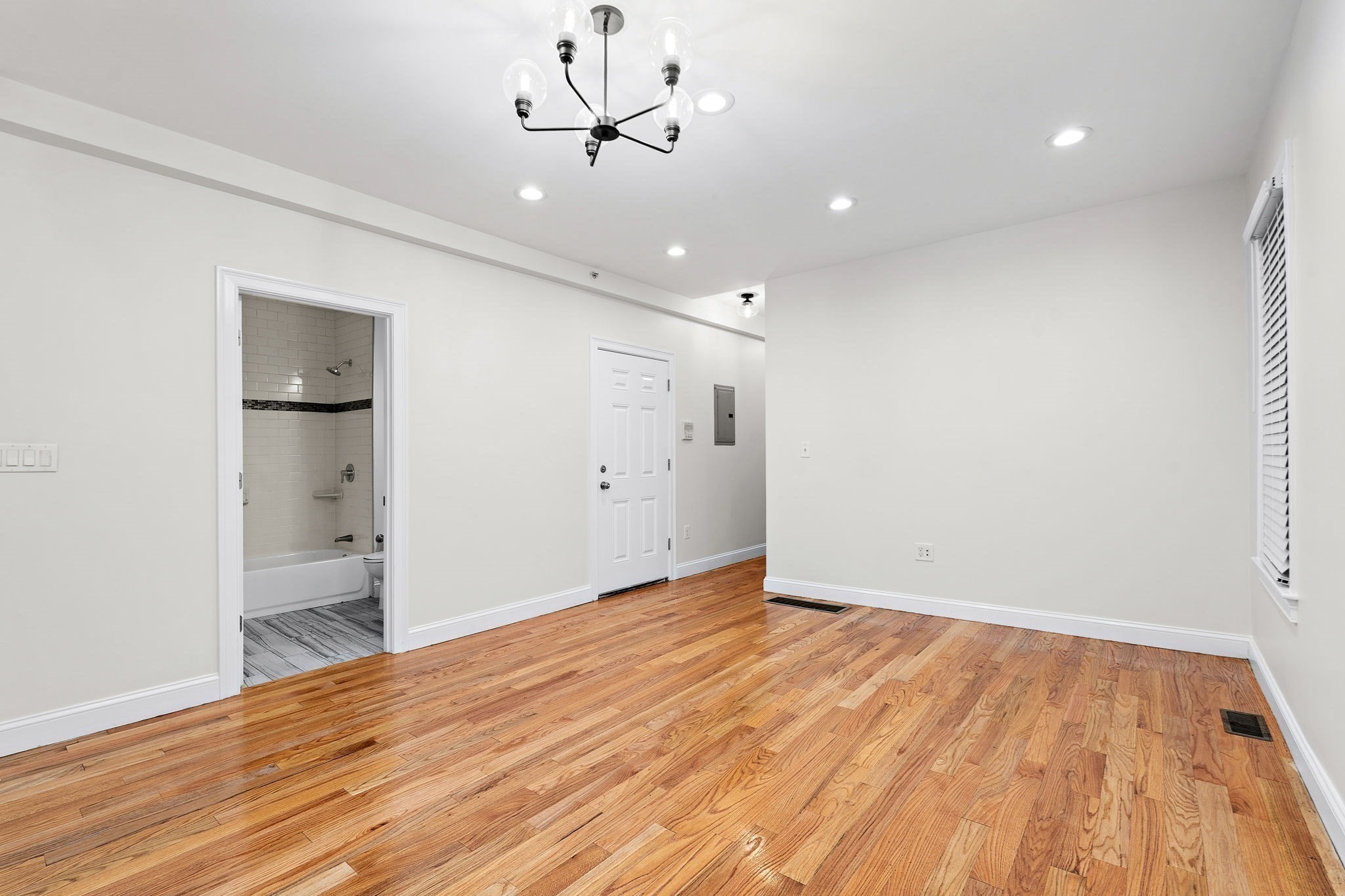 108 Bennington St # 1
