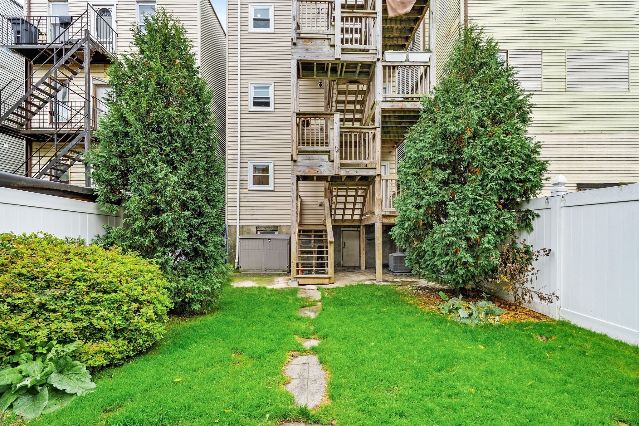 108 Bennington St # 1