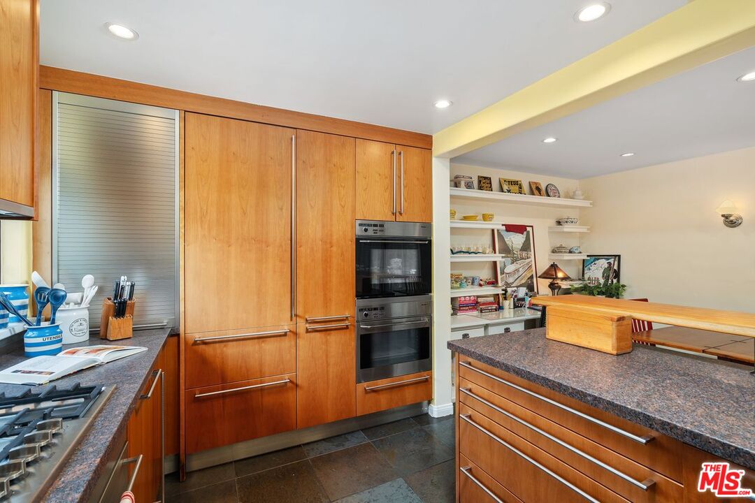 3734 Prestwick Dr