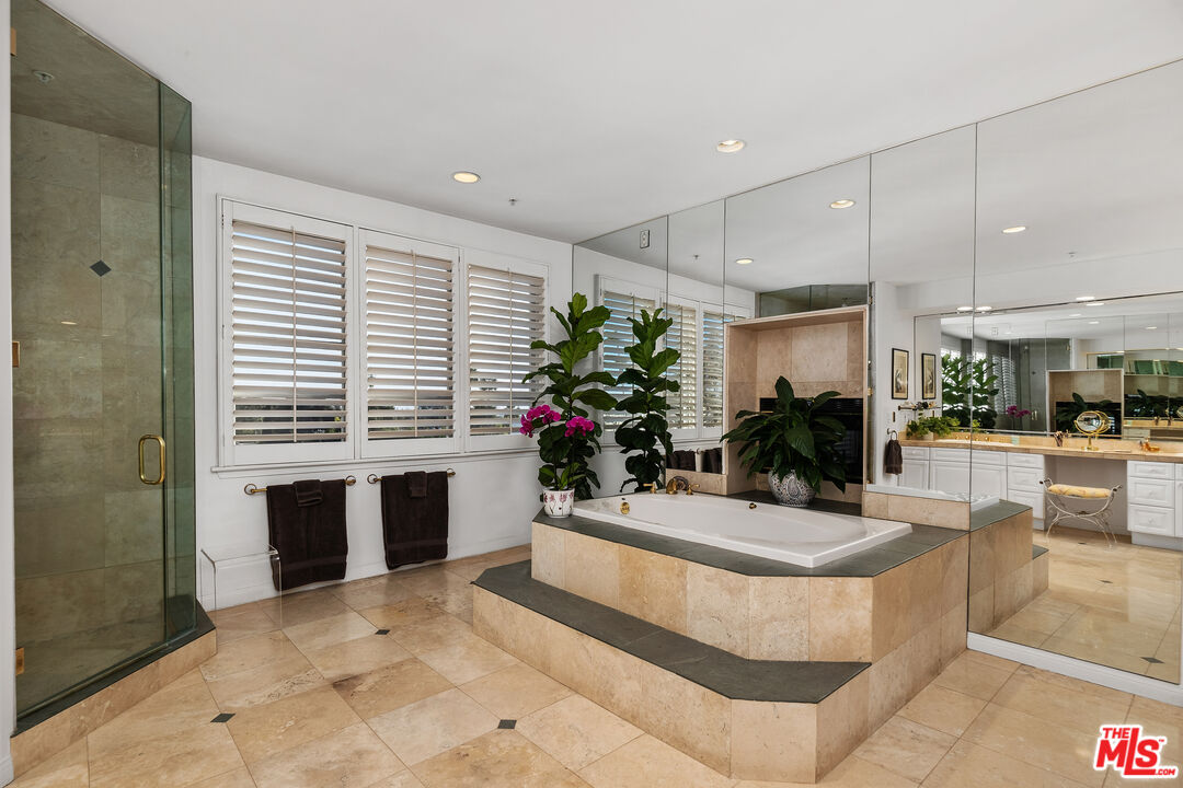 11740 W Sunset Blvd Unit: 36