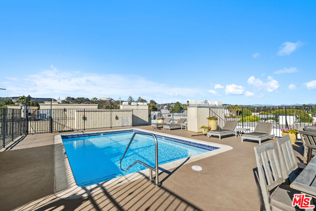 11740 W Sunset Blvd Unit: 36