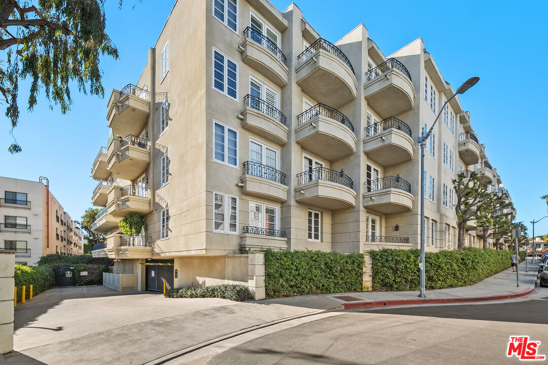11740 W Sunset Blvd Unit: 36
