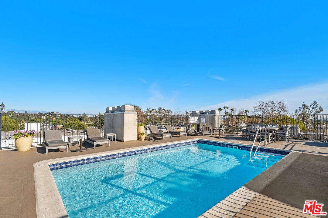 11740 W Sunset Blvd Unit: 36