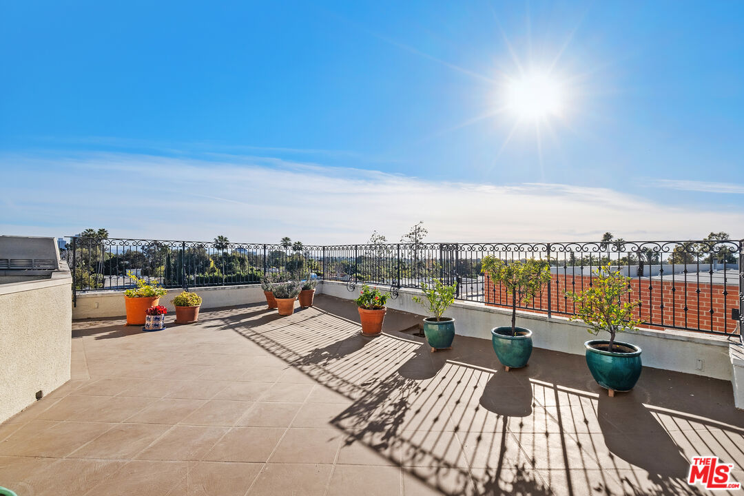 11740 W Sunset Blvd Unit: 36
