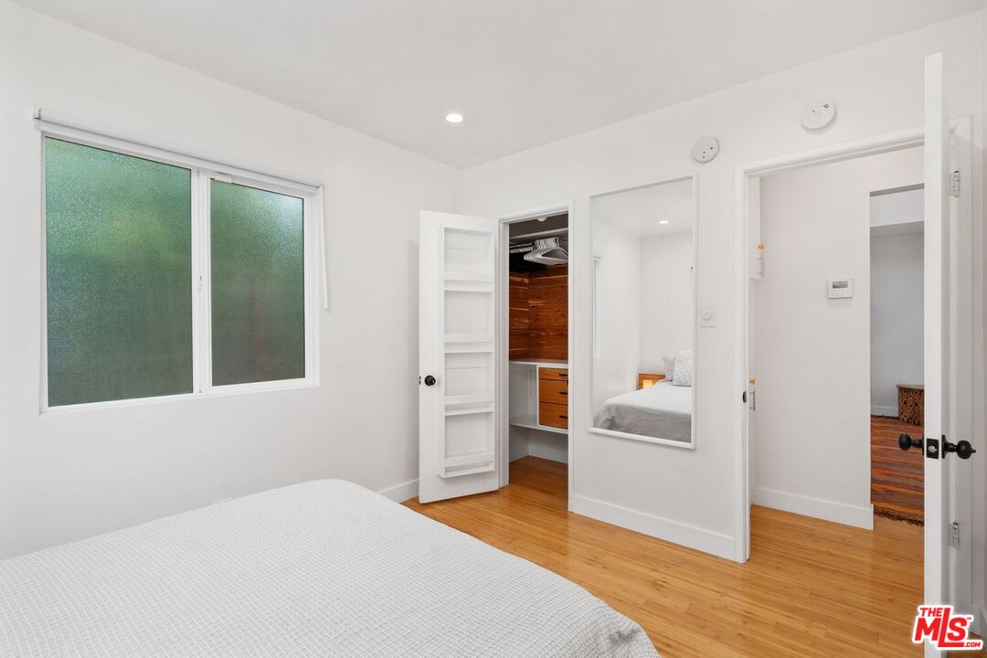621 Rose Ave Unit: #B