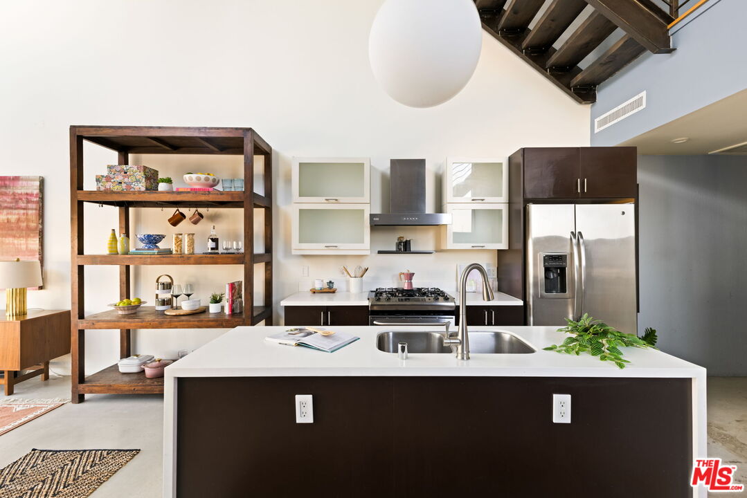 803 Wilcox Ave Unit: 12