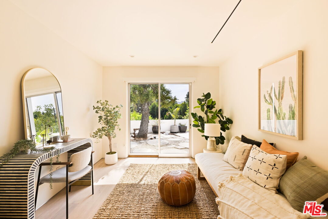 2615 La Cuesta Dr