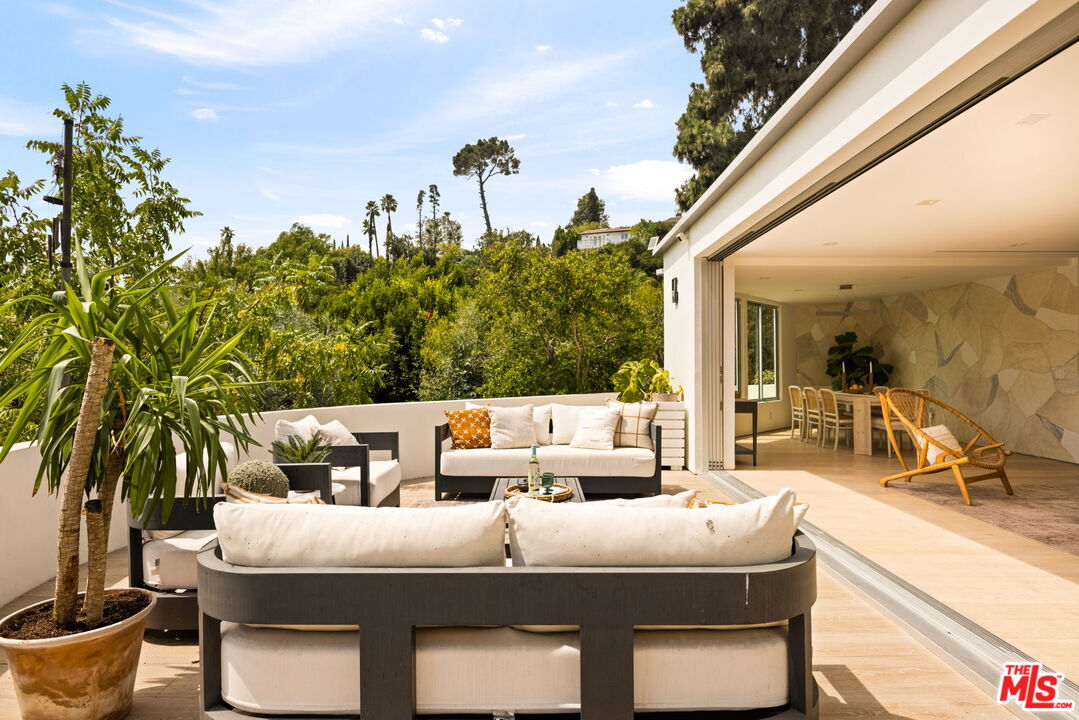 2615 La Cuesta Dr