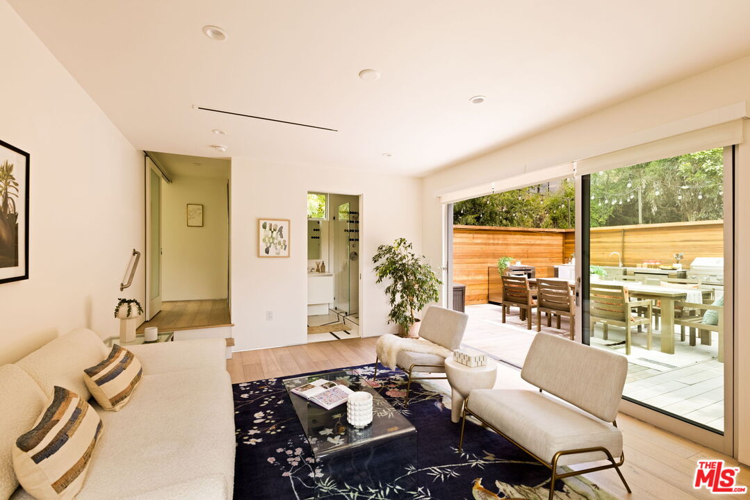 2615 La Cuesta Dr
