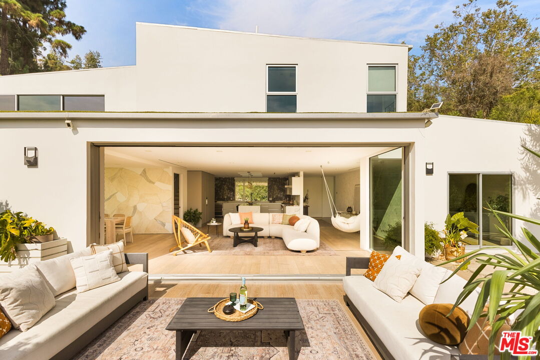 2615 La Cuesta Dr