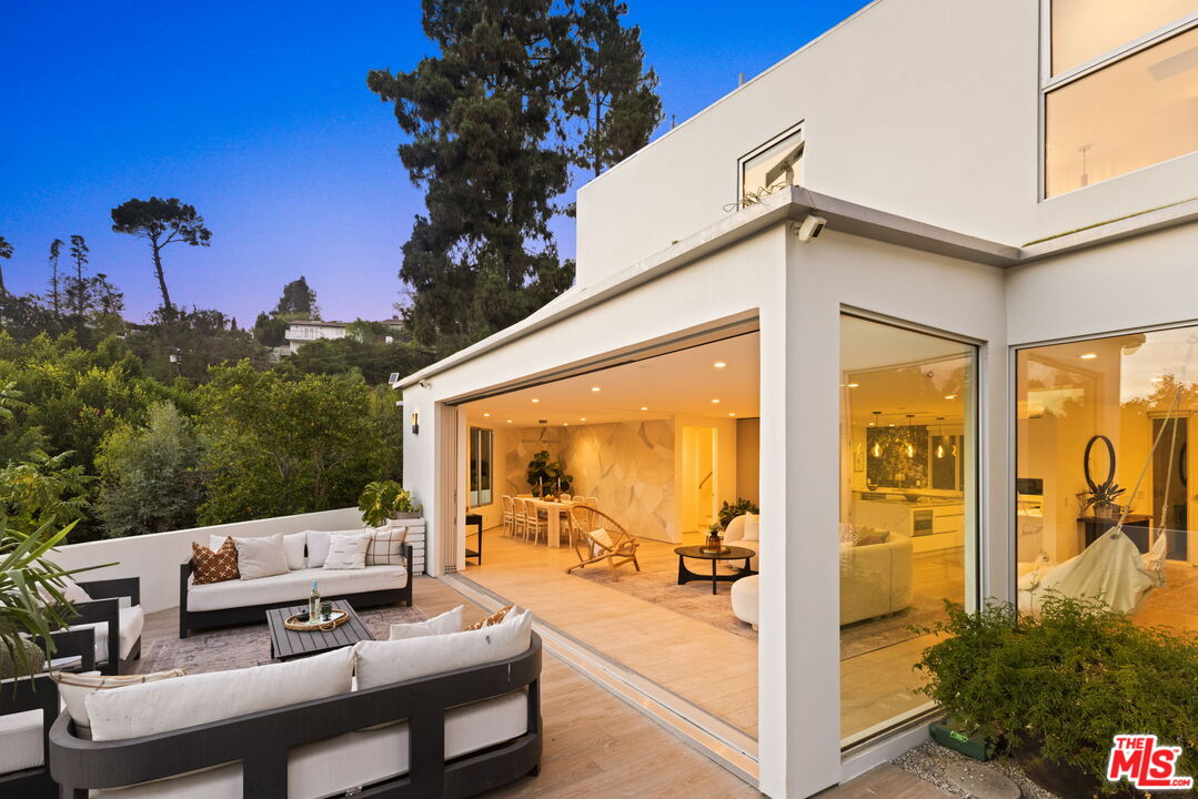 2615 La Cuesta Dr