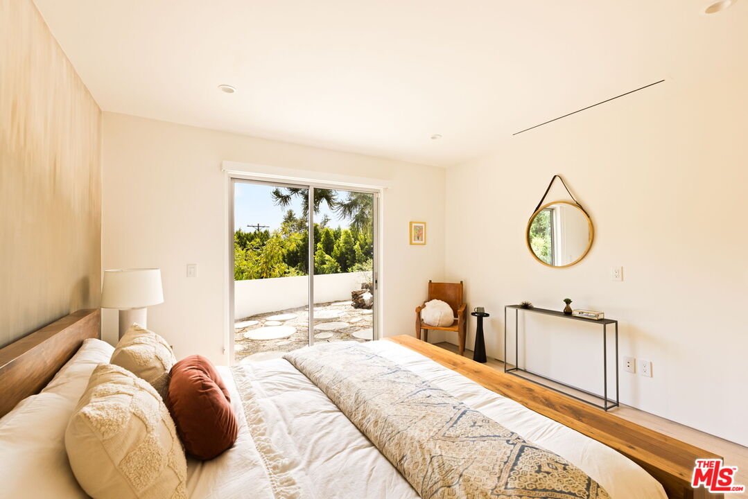 2615 La Cuesta Dr