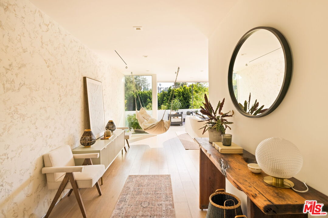 2615 La Cuesta Dr