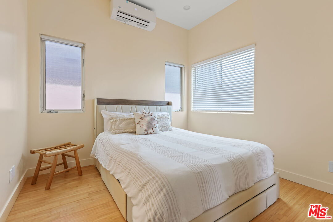 621 Rose Ave Unit: A