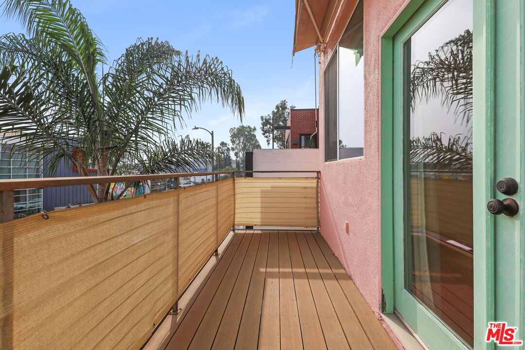 621 Rose Ave Unit: A