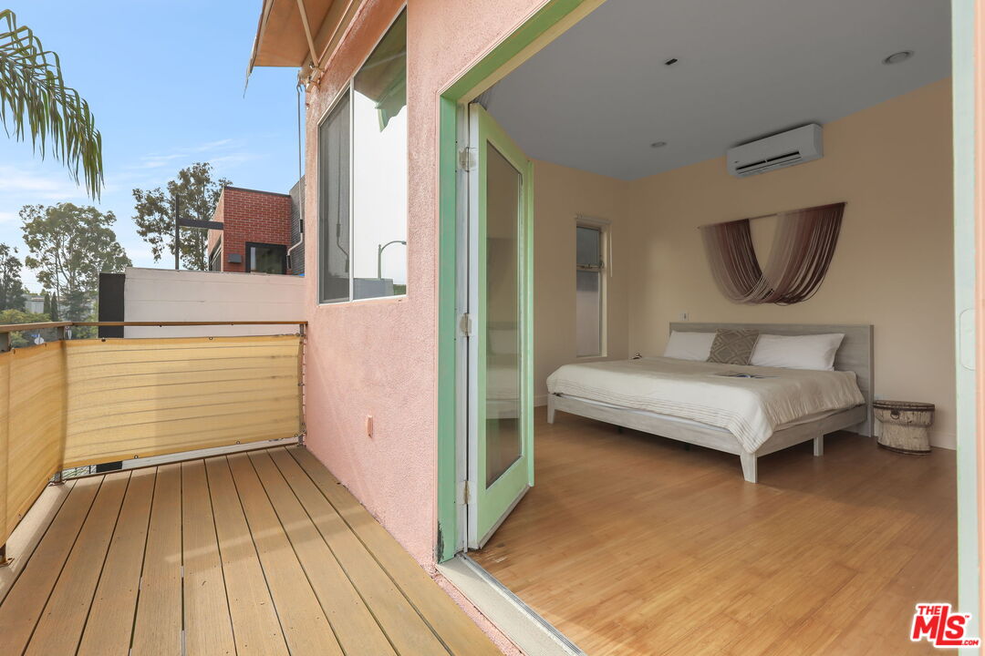 621 Rose Ave Unit: A