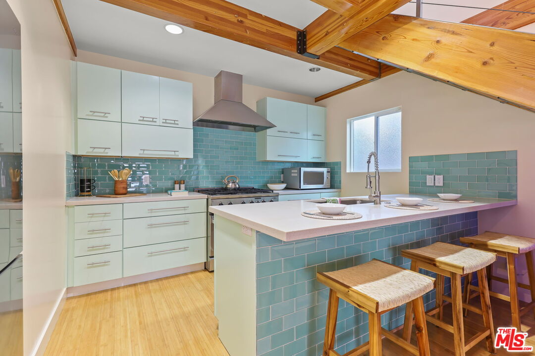 621 Rose Ave Unit: A