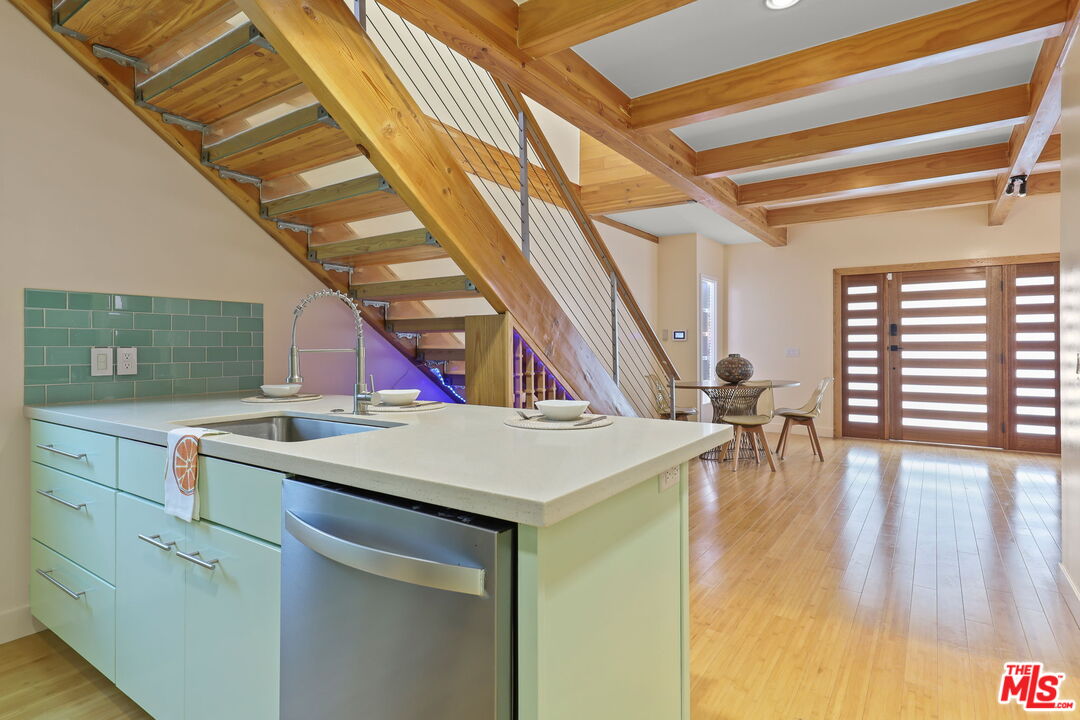 621 Rose Ave Unit: A