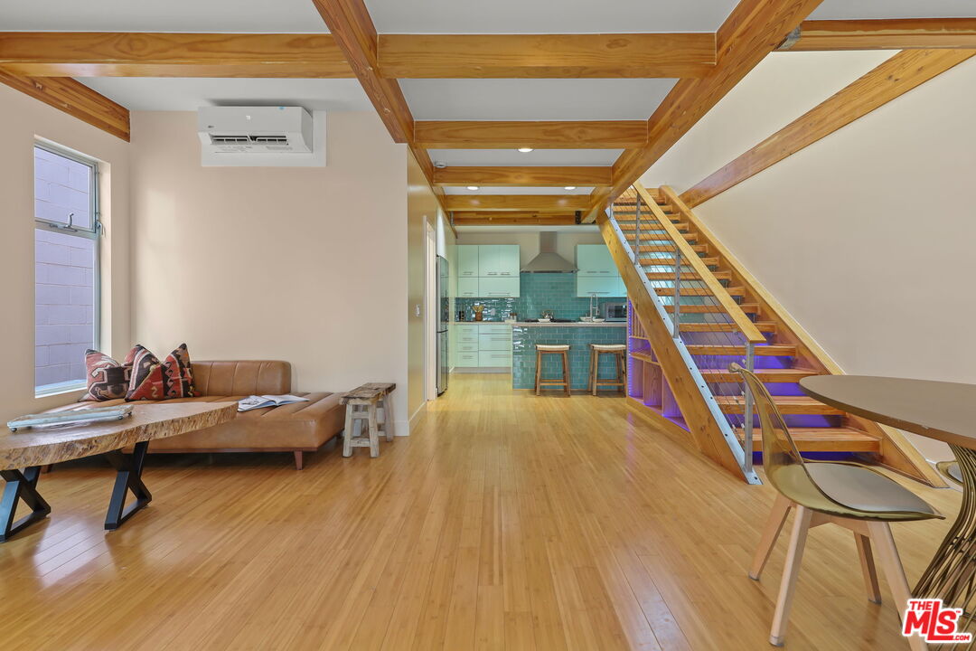 621 Rose Ave Unit: A