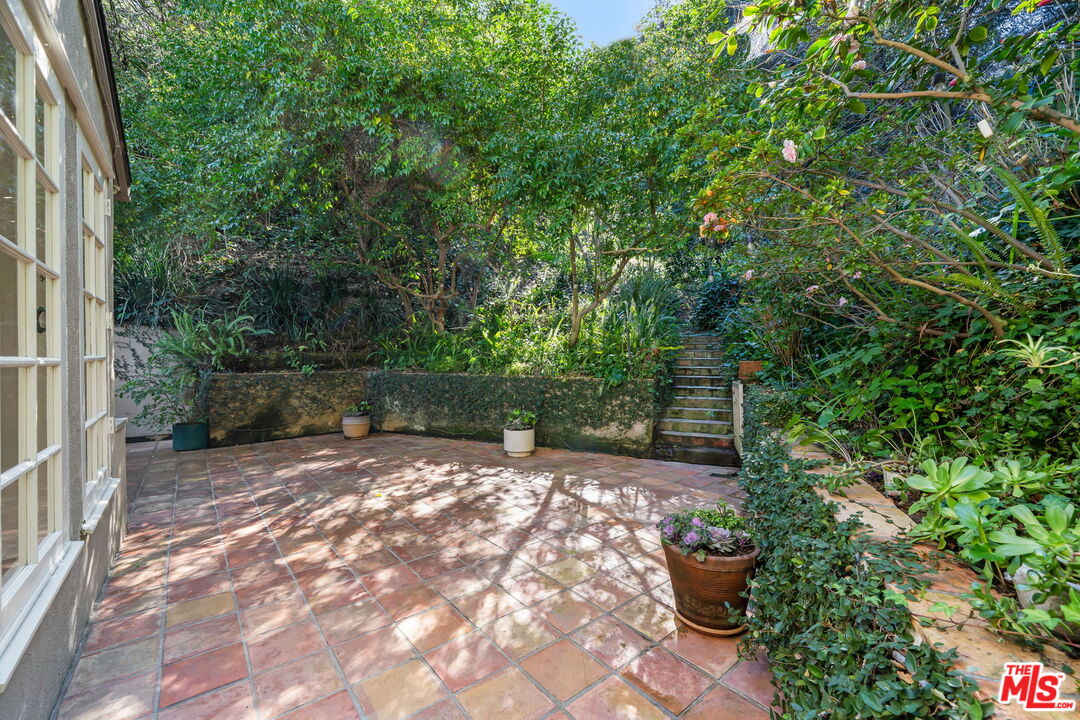 3621 Longview Valley Rd
