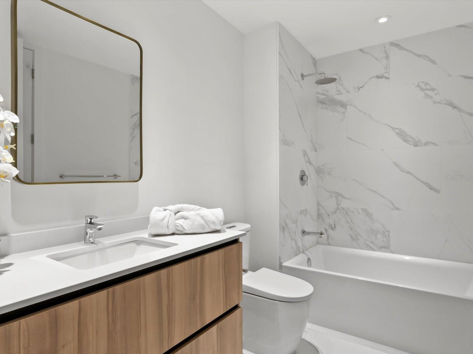 1020 SUNSET POINT RD #213