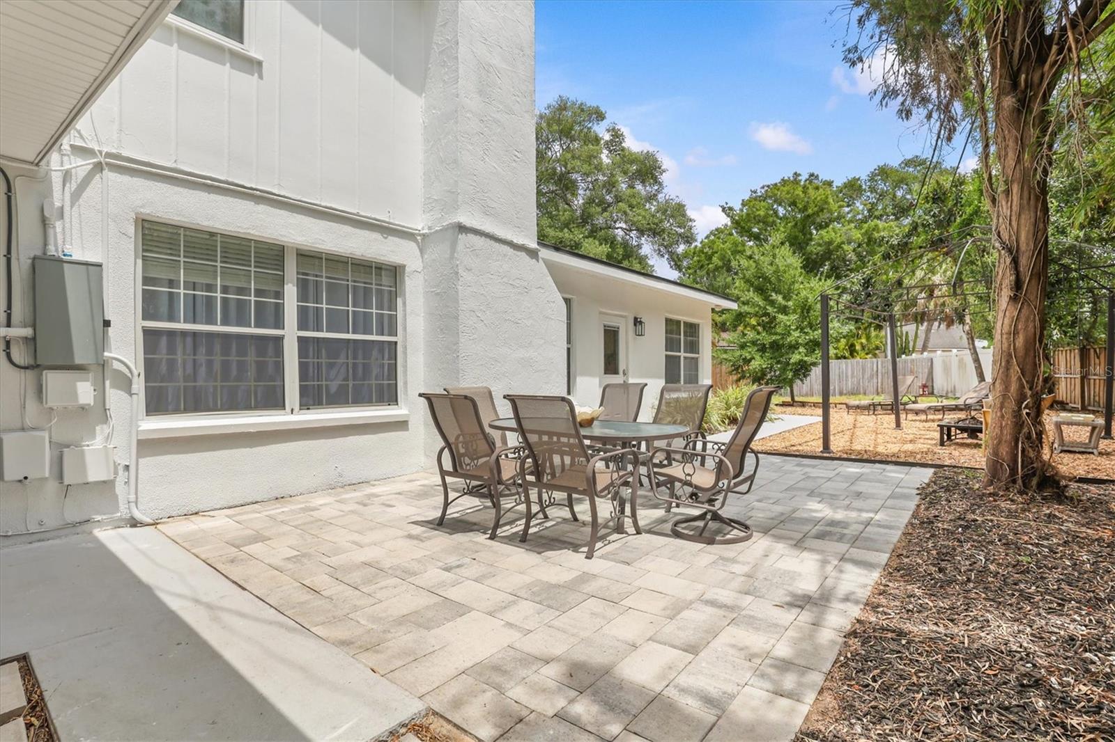 231 LIME CIR S