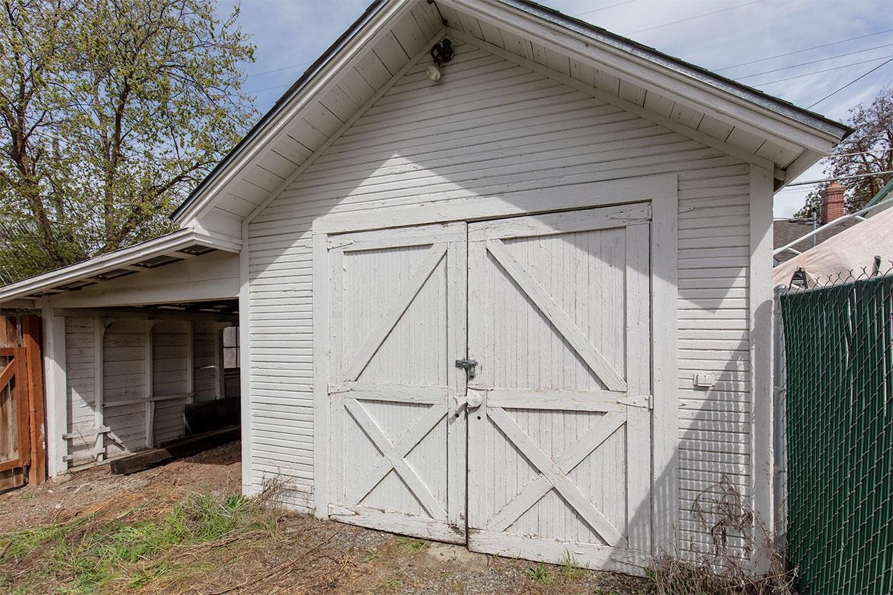 553 E Longfellow Ave