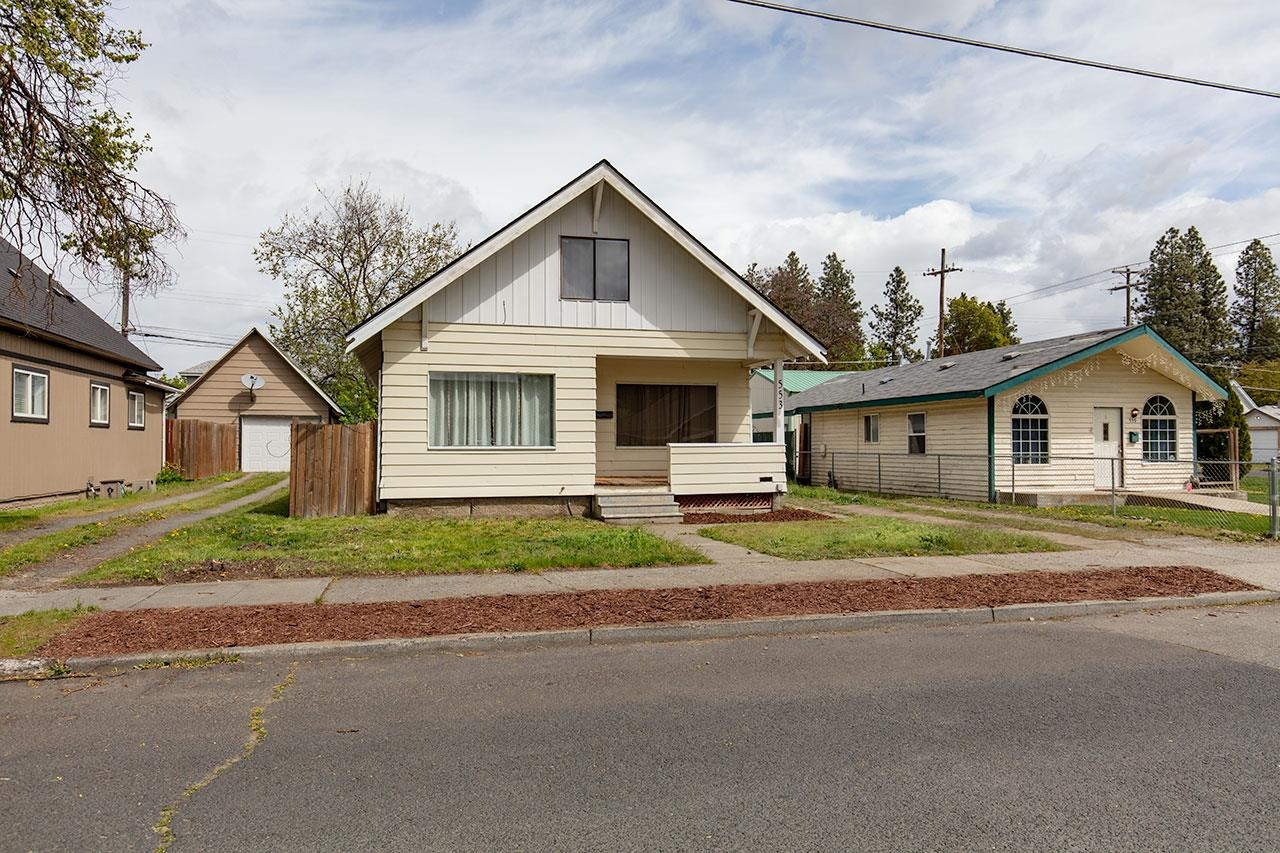 553 E Longfellow Ave