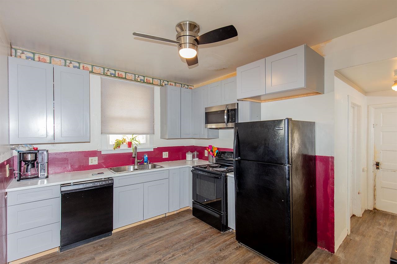 553 E Longfellow Ave