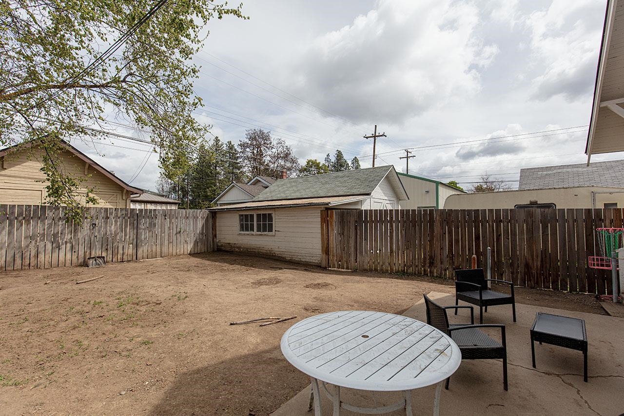 553 E Longfellow Ave