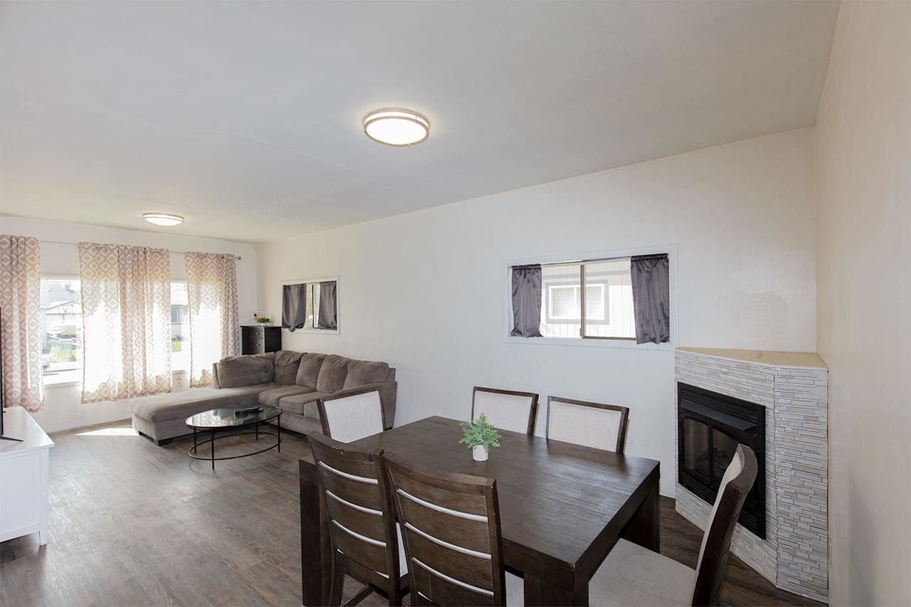 553 E Longfellow Ave