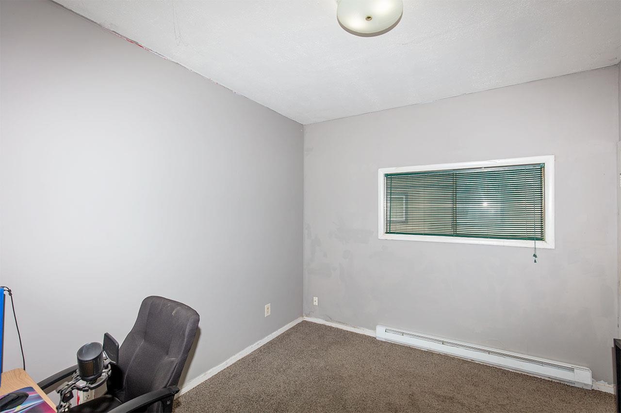 553 E Longfellow Ave