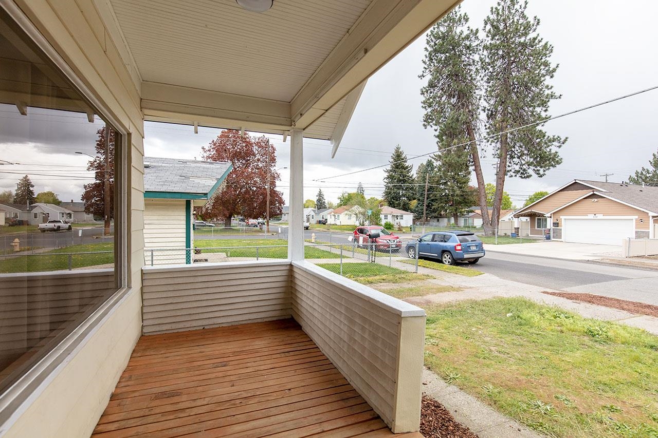 553 E Longfellow Ave