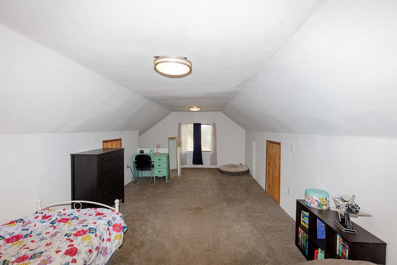 553 E Longfellow Ave