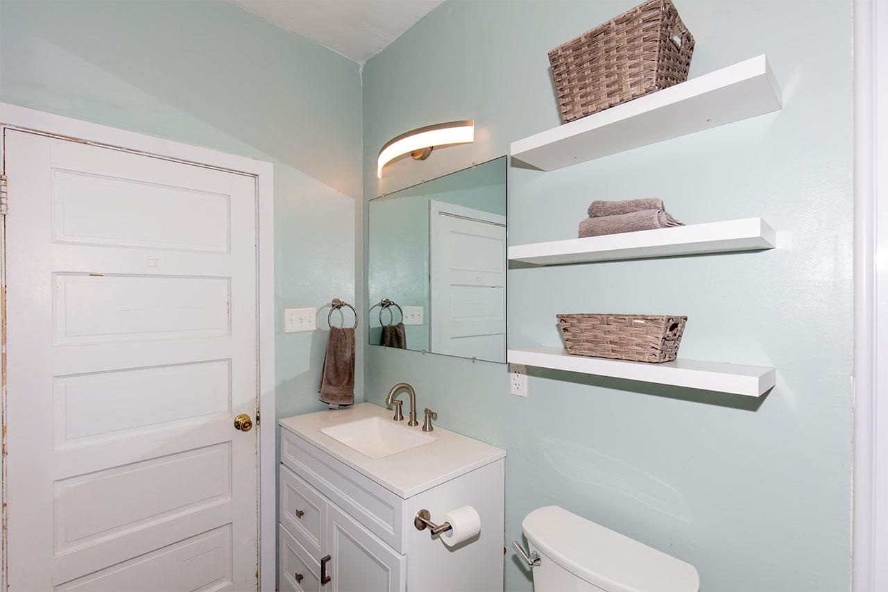 553 E Longfellow Ave