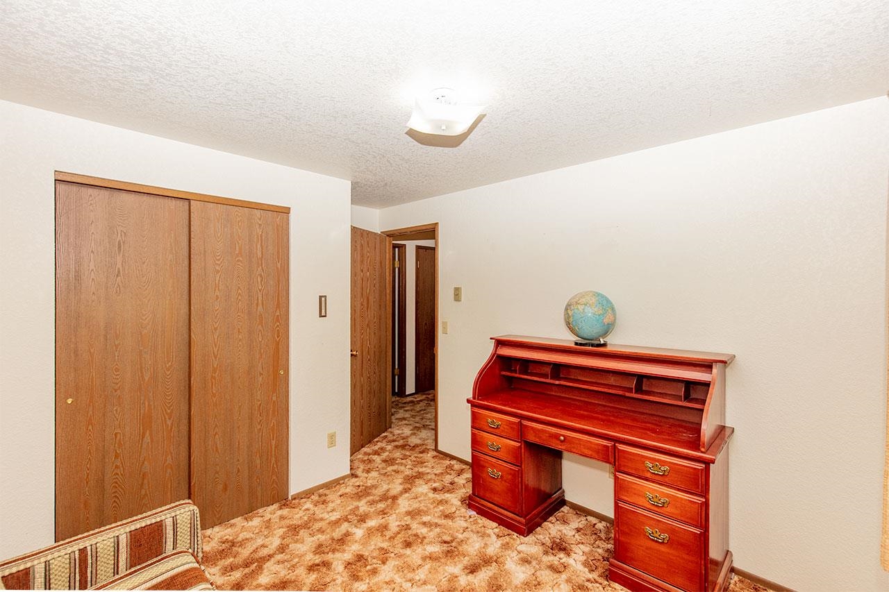 3210 W WOODLAND Blvd