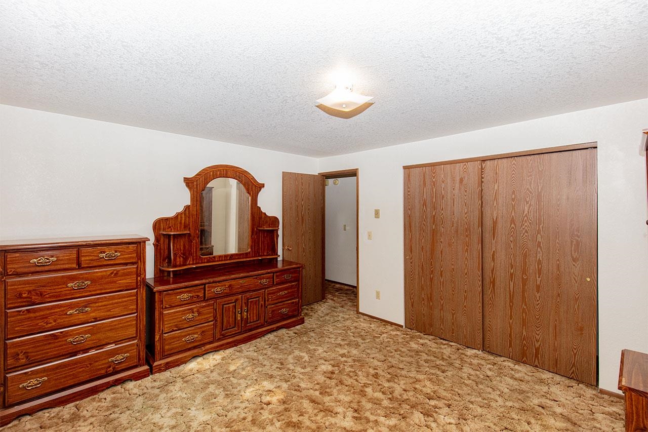 3210 W WOODLAND Blvd