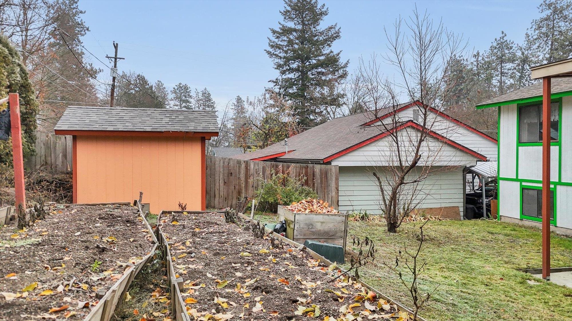 3210 W WOODLAND Blvd