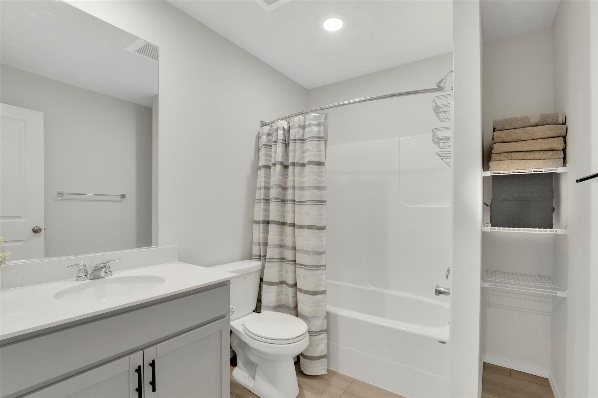 4497 W Brookfield Ave