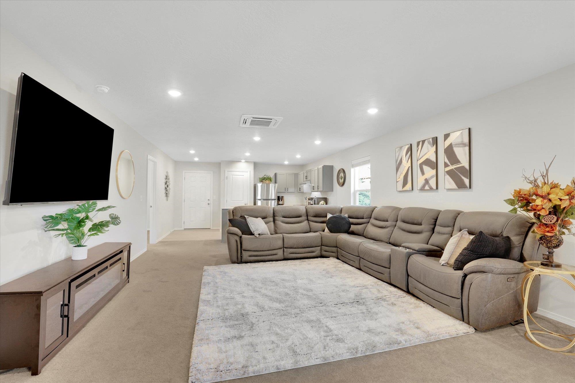 4497 W Brookfield Ave