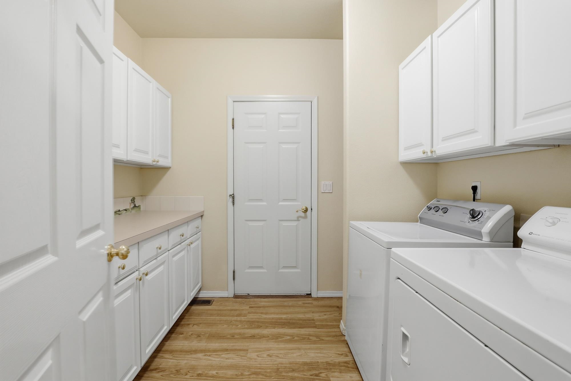 1013 N Country Club Dr